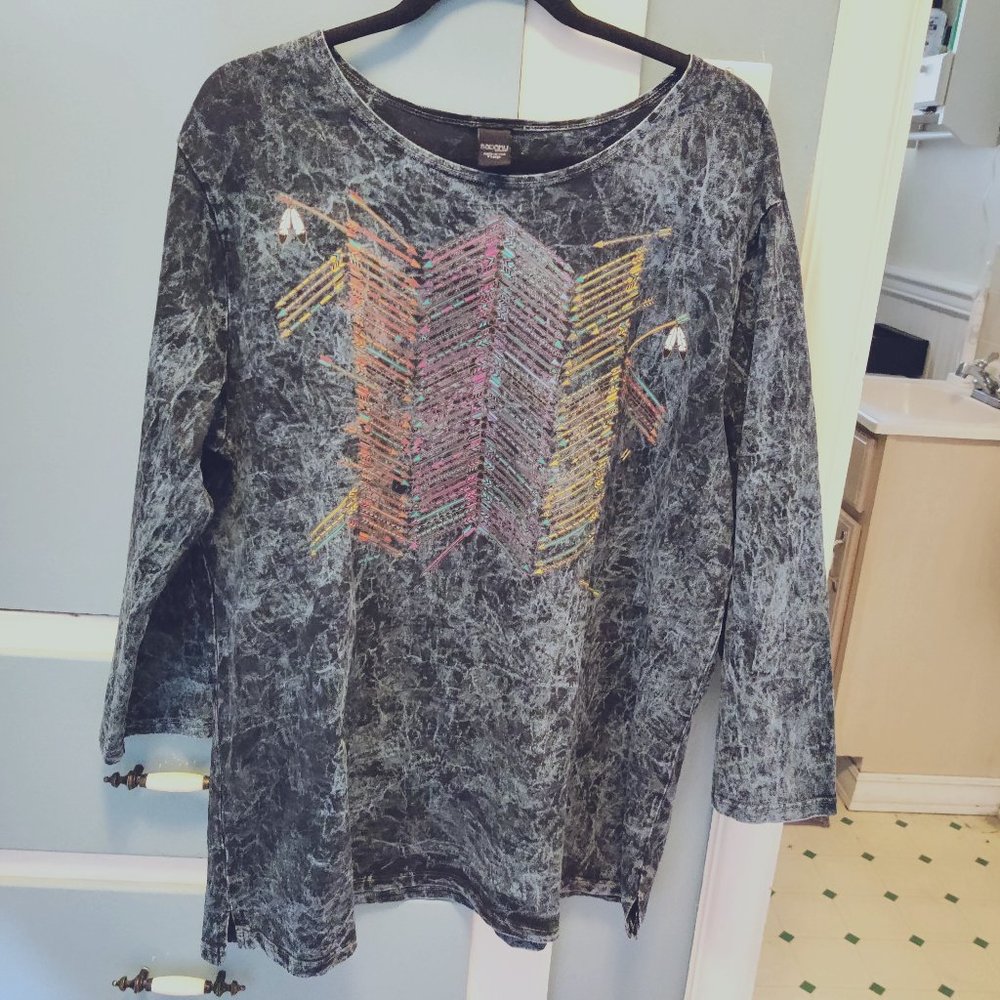 Sabaku Artwear 3/4 sleeve Distressed Denim Look Arrows T-Shirt Women's XL